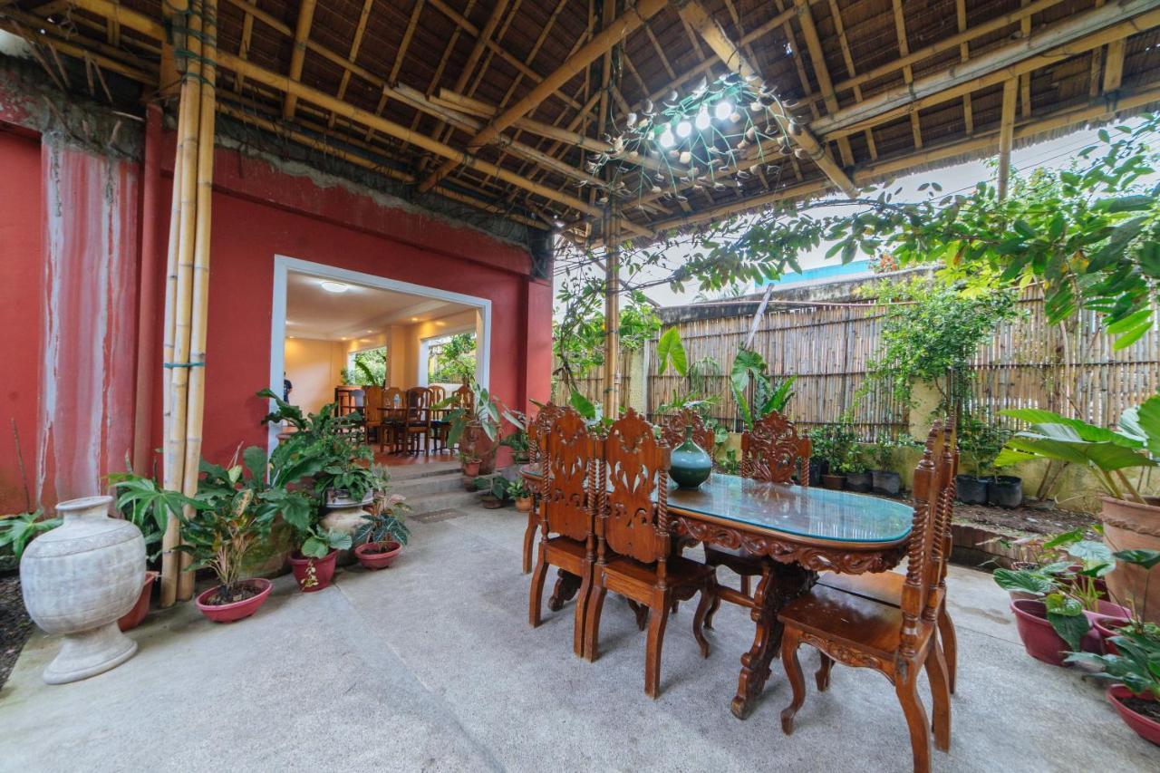 Hotel Reddoorz @ N Roldan Street Kalibo Esterno foto