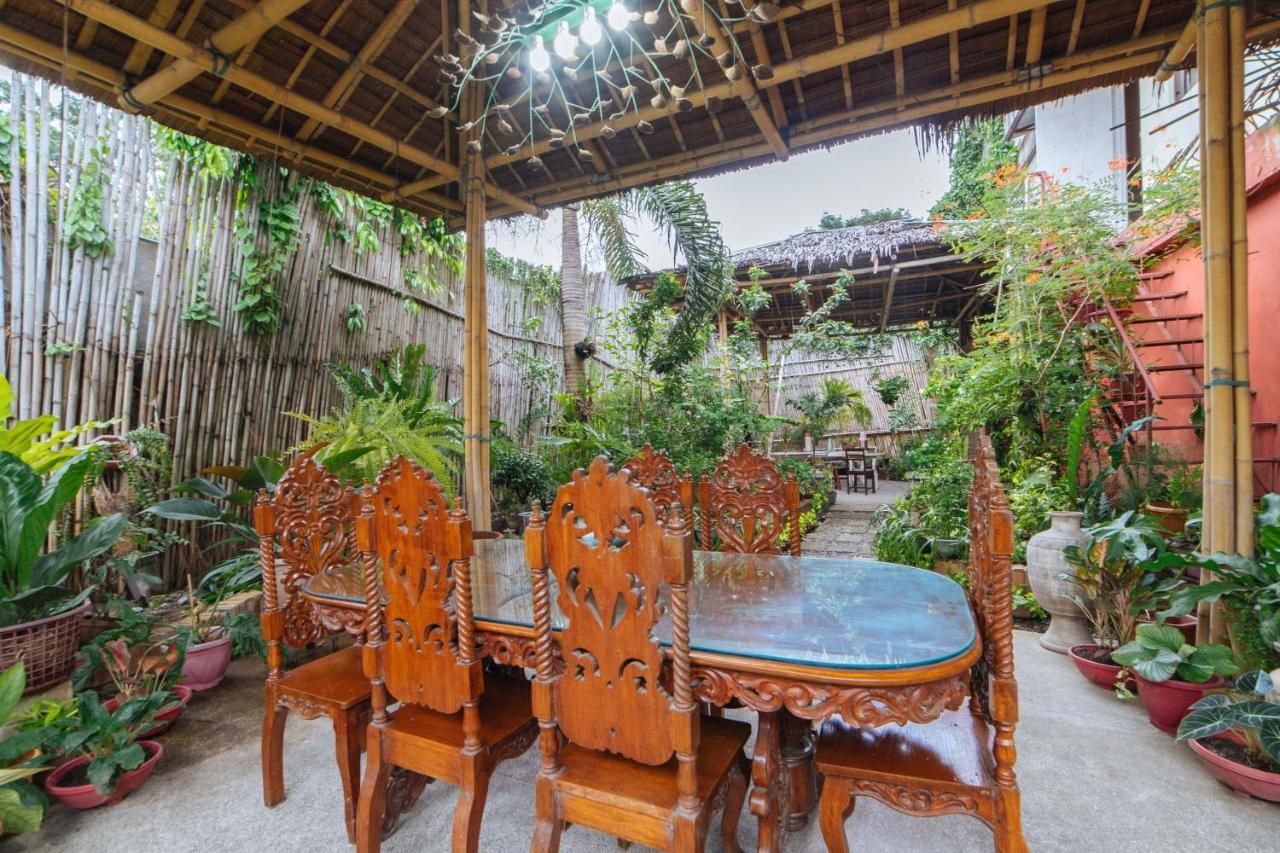 Hotel Reddoorz @ N Roldan Street Kalibo Esterno foto