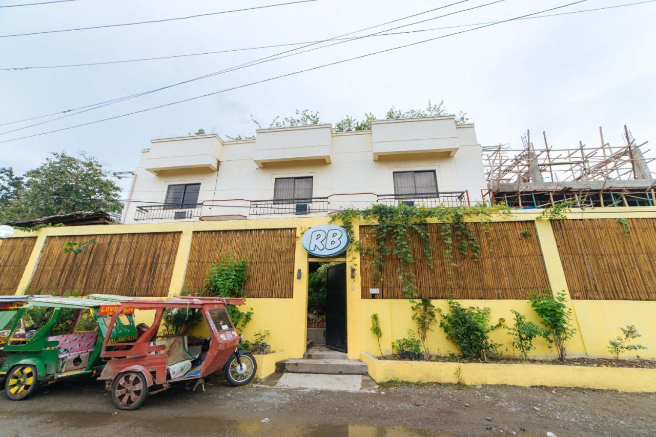 Hotel Reddoorz @ N Roldan Street Kalibo Esterno foto