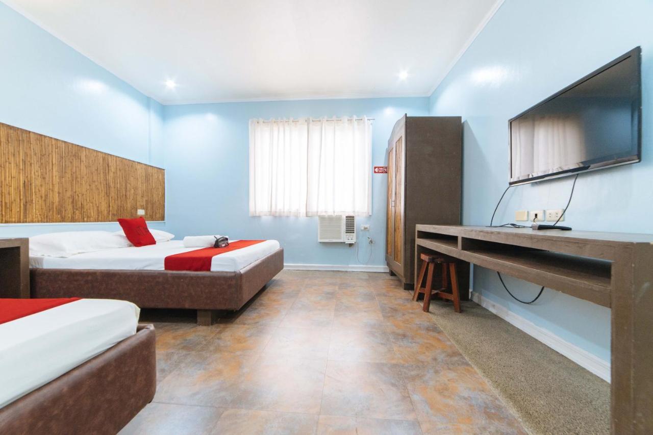Hotel Reddoorz @ N Roldan Street Kalibo Esterno foto